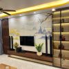 Vách tivi kết hợp tủ cánh kính hiện đại
