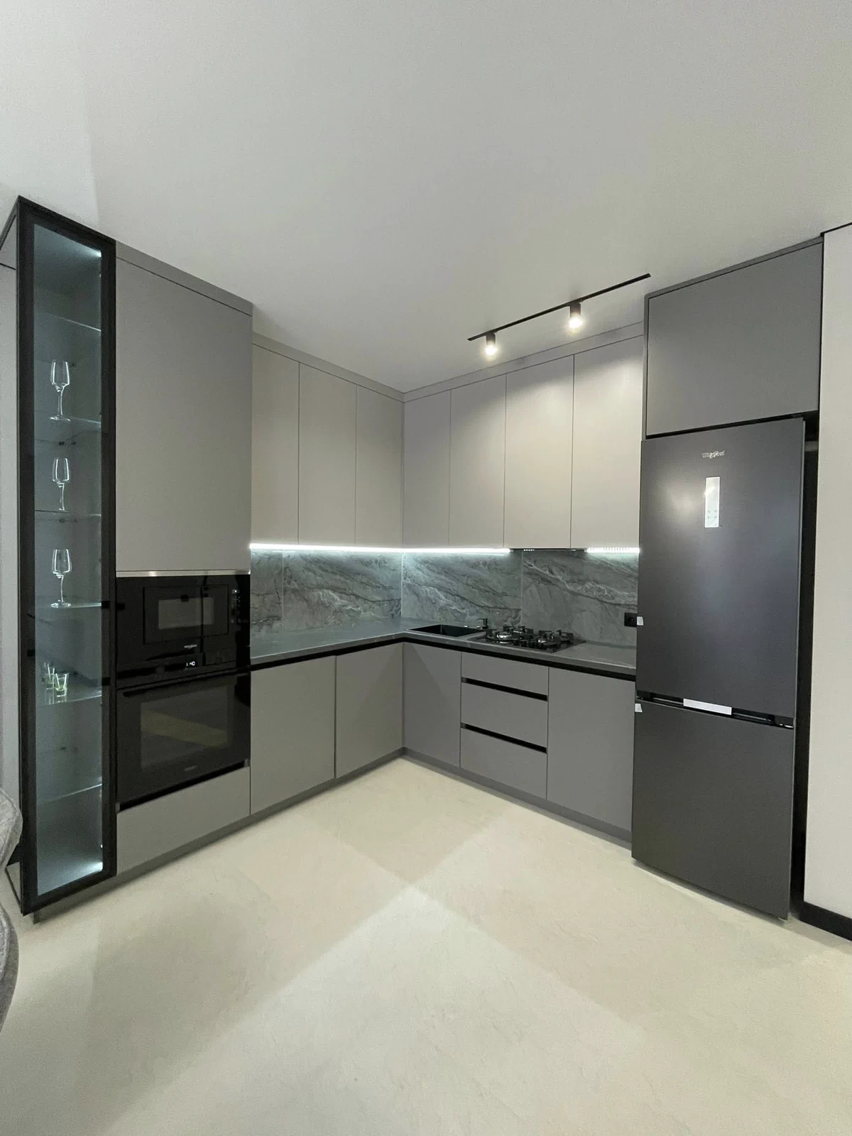 Tủ bếp gỗ công nghiệp VH38