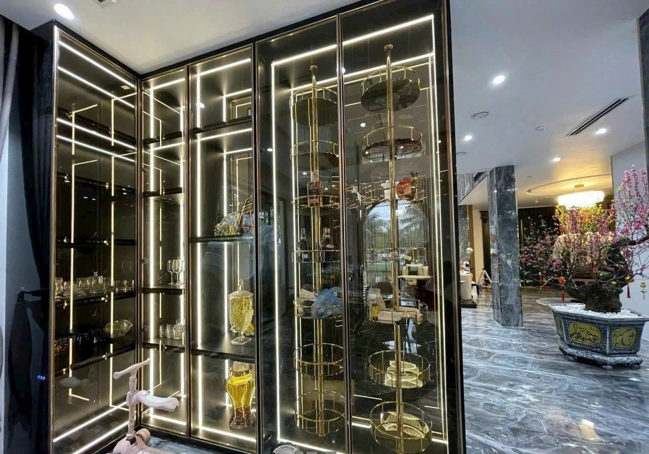 Tủ rượu trang trí phòng khách